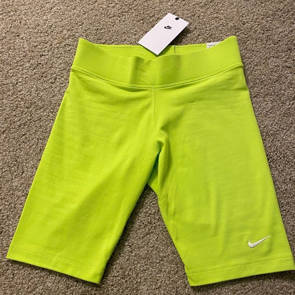 Nike Women's Sportswear Essential Bike Shorts - Picture 8 of 8